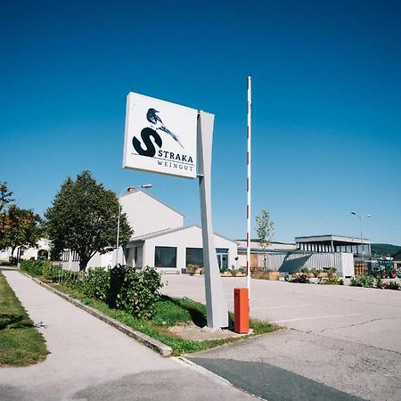 Weingut Straka Apartment Rechnitz ภายนอก รูปภาพ
