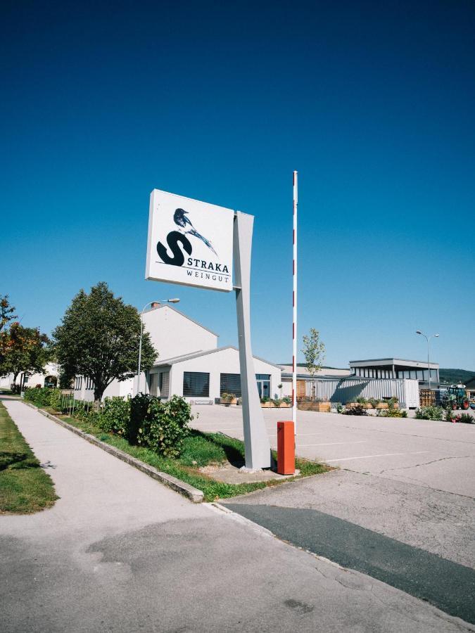 Weingut Straka Apartment Rechnitz ภายนอก รูปภาพ